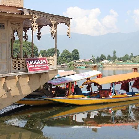 Yadgaar Houseboats Hotel Srinagar  Exterior photo
